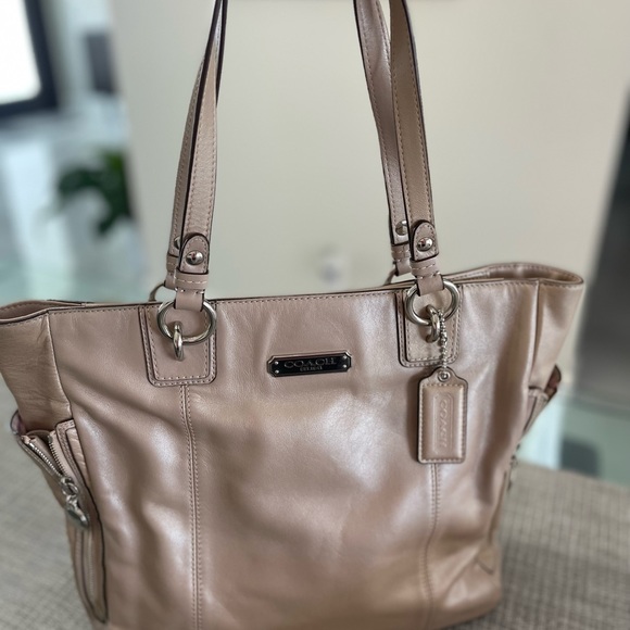 Coach Handbag - Picture 5 of 10